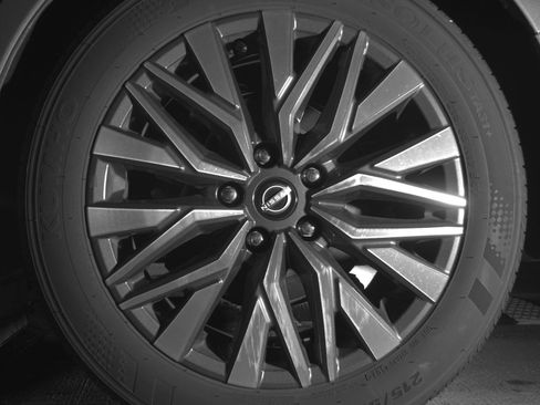 Used 2025 Nissan Altima 2.5 SV image 14