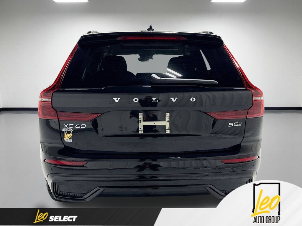 Used 2026 Volvo XC60 B5 Core AWD/4WD image 8