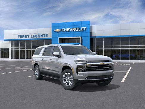 New 2026 Chevrolet Suburban LT AWD/4WD image 2