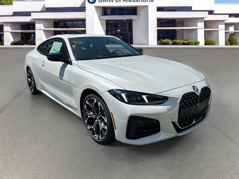 Used 2026 BMW 430i xDrive Coupe w/ M Sport Package AWD/4WD image 3