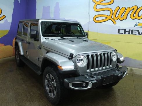 Used 2020 Jeep Wrangler Unlimited Sahara w/ Uconnect 4C Nav & Sound Group AWD/4WD image 2