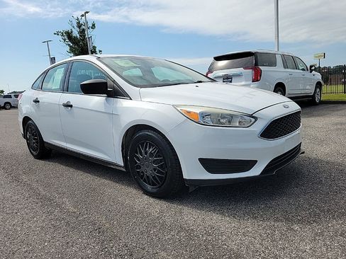Used 2017 Ford Focus S FWD image 3