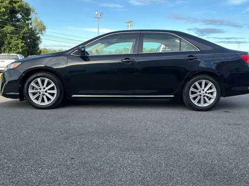 Used 2012 Toyota Camry XLE w/ Leather Pkg FWD image 10