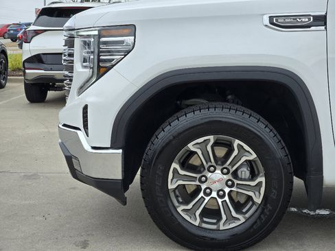 Used 2025 GMC Sierra 1500 SLT image 14