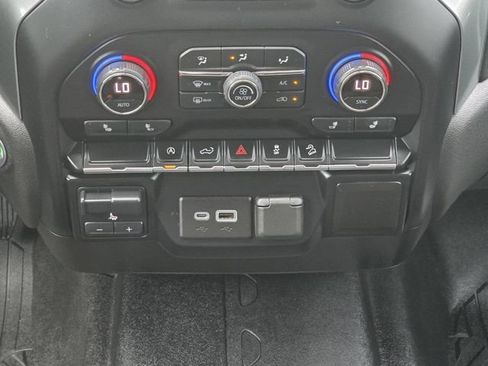 Used 2021 Chevrolet Silverado 1500 LT AWD/4WD image 16