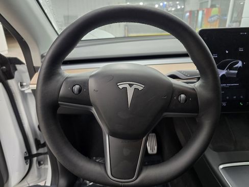Used 2023 Tesla Model Y Long Range image 19