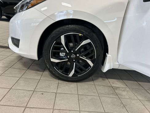 New 2025 Nissan Versa SR w/ Trunk Package image 13