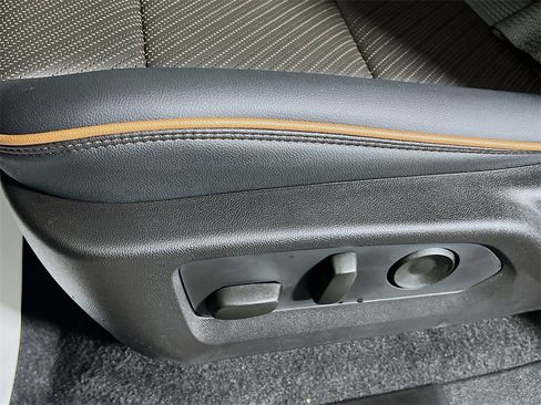 New 2026 GMC Canyon AT4 w/ AT4 Premium Package image 16