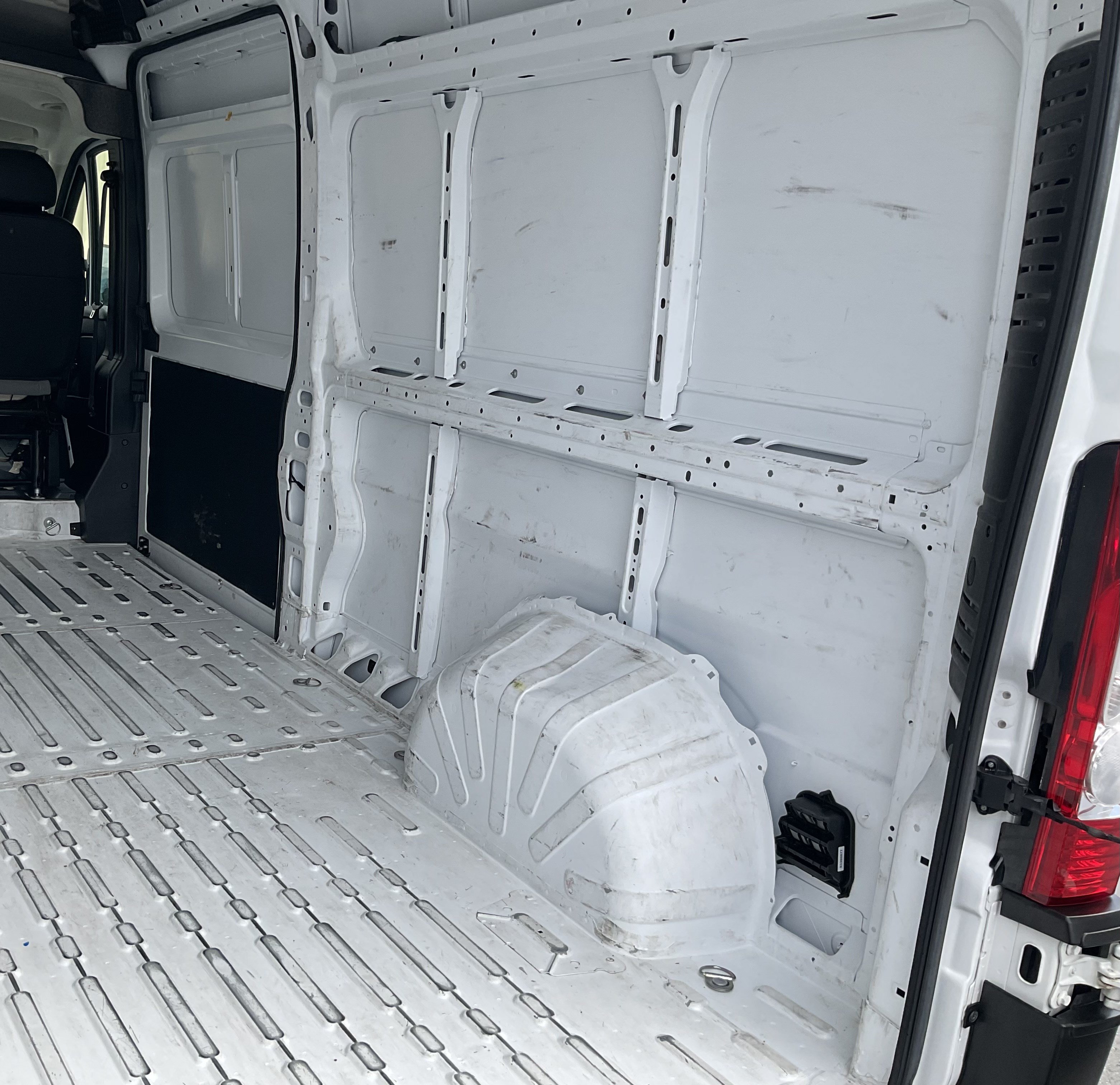 Used 2025 RAM ProMaster 2500 w/ Convenience Group FWD image 32