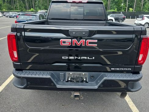 Used 2022 GMC Sierra 2500 Denali w/ Denali Black Diamond Edition AWD/4WD image 3