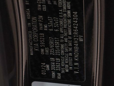 Used 2024 Kia Carnival LX image 33