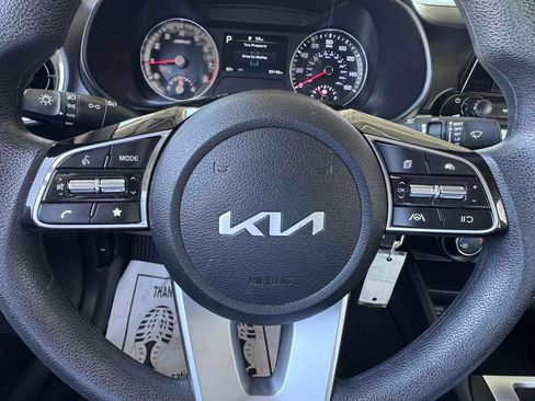 Used 2022 Kia Forte LXS FWD image 18