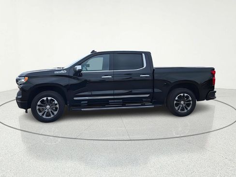 Used 2025 Chevrolet Silverado 1500 High Country AWD/4WD image 4