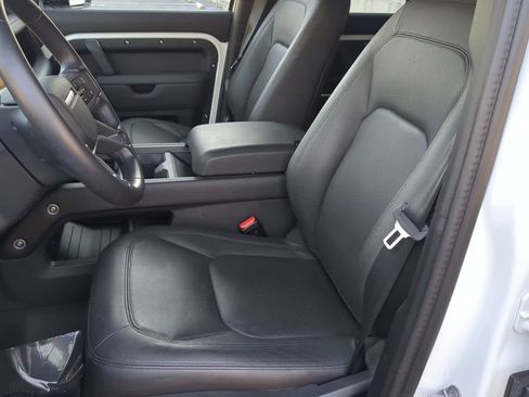 Used 2025 Land Rover Defender 110 X-Dynamic SE image 16