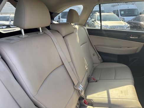 Used 2015 Subaru Outback 2.5i Limited AWD/4WD image 10