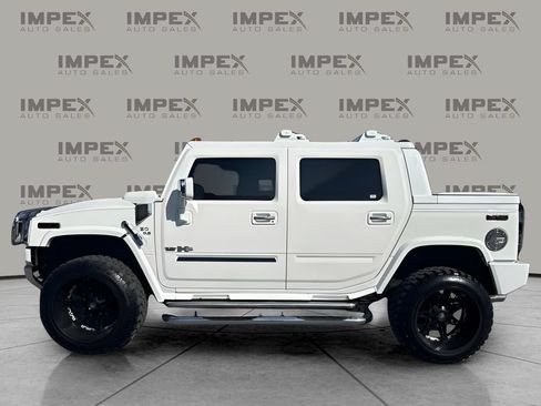 Used 2005 HUMMER H2 SUT w/ Preferred Equipment Group AWD/4WD image 2