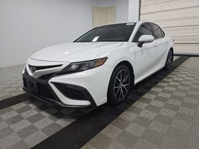 Used 2024 Toyota Camry SE
