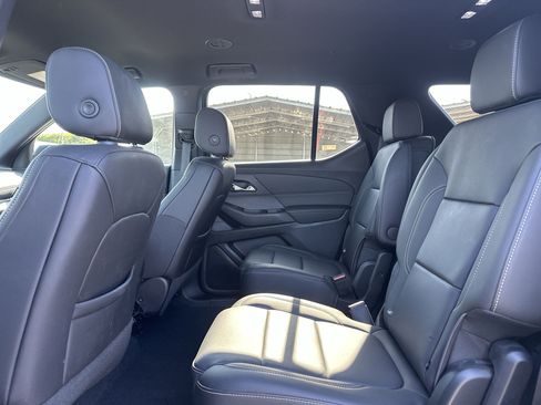 Used 2024 Chevrolet Traverse LT AWD/4WD image 23