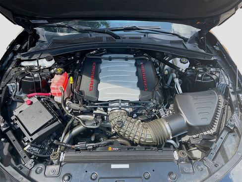 Used 2023 Chevrolet Camaro LT w/ RS Package image 28