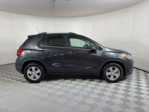Used 2019 Chevrolet Trax LT w/ LT Convenience Package FWD image 8
