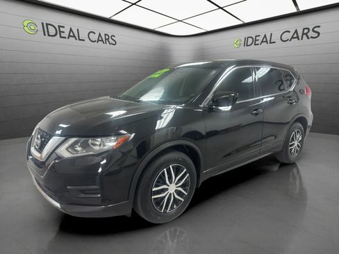 Used 2017 Nissan Rogue S FWD image 1