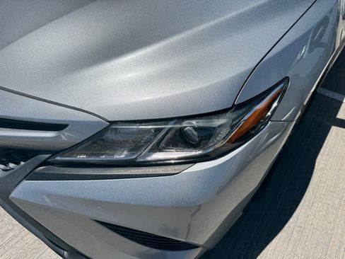 Used 2020 Toyota Camry SE FWD image 4
