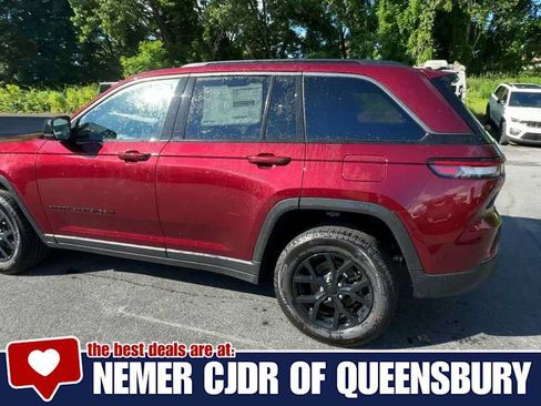 Used 2026 Jeep Grand Cherokee Altitude AWD/4WD image 6