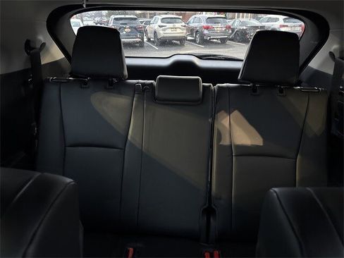 Used 2023 Toyota Highlander XLE image 20