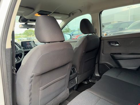 Used 2022 Nissan Rogue SV FWD image 26