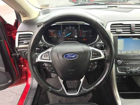 Used 2017 Ford Fusion SE w/ Fusion SE Technology Package FWD image 17