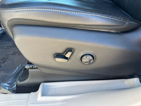 Used 2017 Chrysler Pacifica Touring-L Plus FWD image 19