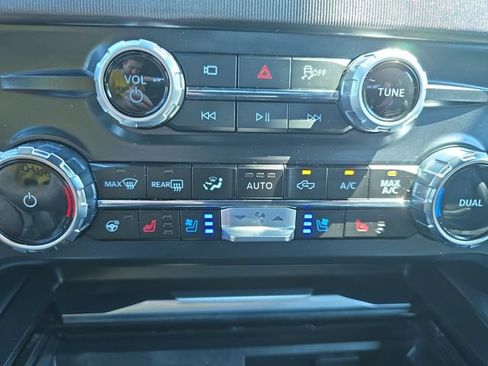 Certified 2026 Ford F450 Platinum w/ FX4 Off-Road Package AWD/4WD image 26