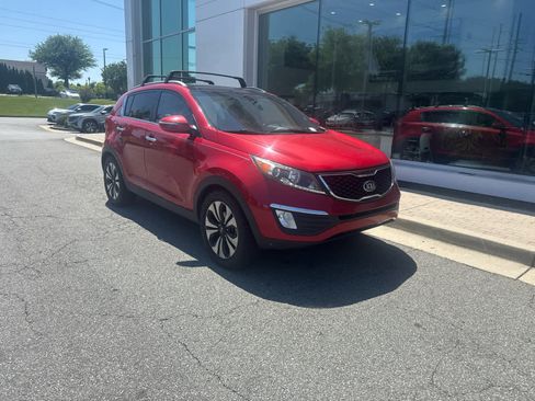 Used 2013 Kia Sportage SX w/ SX Premium Pkg FWD image 2