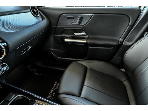 Certified 2021 Mercedes-Benz GLA 250 4MATIC image 22