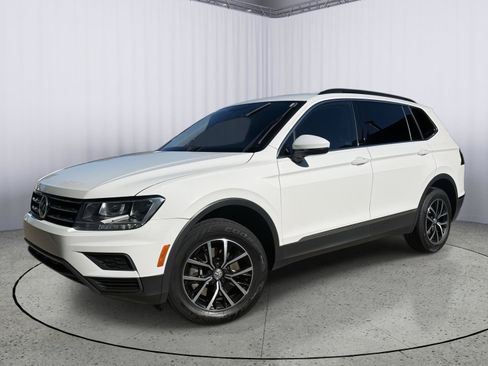 Used 2021 Volkswagen Tiguan SE AWD/4WD image 3