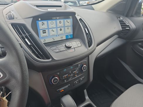Used 2018 Ford Escape SE w/ SE Sync 3 Package AWD/4WD image 19