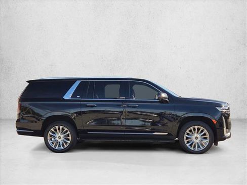 Used 2022 Cadillac Escalade ESV Premium Luxury image 4