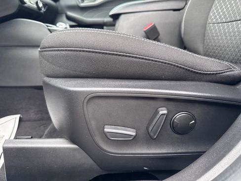 Used 2023 Ford Escape Active image 11