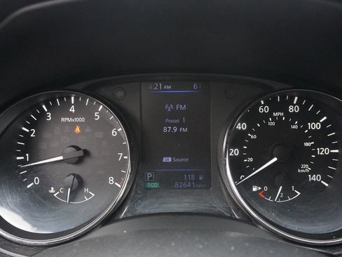 Used 2018 Nissan Rogue SV AWD/4WD image 33