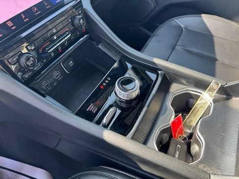 Certified 2025 Jeep Grand Cherokee Limited AWD/4WD image 19