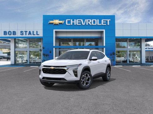 Used 2026 Chevrolet Trax LT w/ Driver Confidence Package FWD image 8