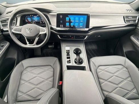 Certified 2024 Volkswagen Atlas Cross Sport SE AWD/4WD image 15