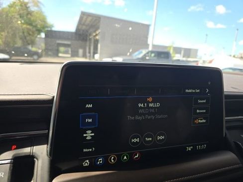 Used 2021 GMC Yukon SLT w/ SLT Premium Package image 13