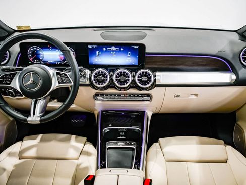 Used 2026 Mercedes-Benz GLB 250 image 12