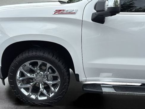 Used 2025 Chevrolet Silverado 1500 LTZ w/ LTZ Premium Package AWD/4WD image 33
