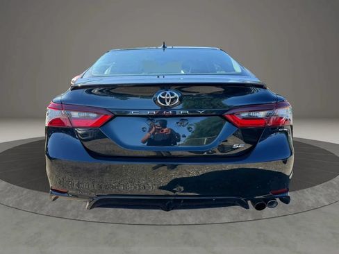 Used 2021 Toyota Camry SE FWD image 6