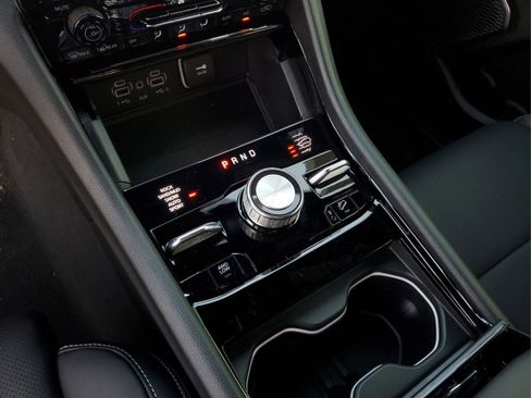 New 2025 Jeep Grand Cherokee Overland w/ Luxury Tech Group IV image 18