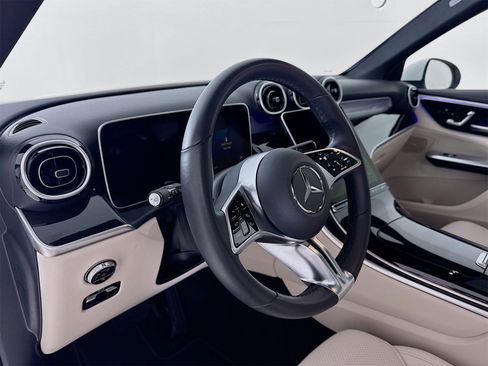 Certified 2025 Mercedes-Benz GLC 300 image 10
