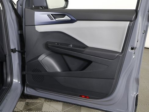 Used 2022 Volkswagen Taos SE w/ Driver Assistance Package image 22