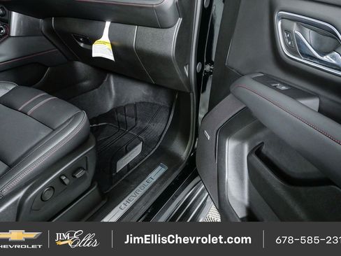 Used 2024 Chevrolet Suburban RST w/ Luxury Package RWD image 25